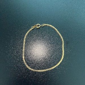 Vintage dainty gold bracelet